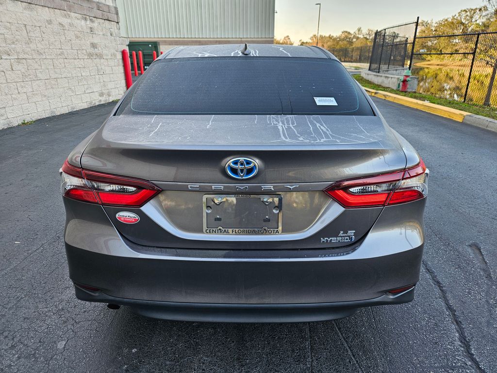 2022 Toyota Camry LE 4