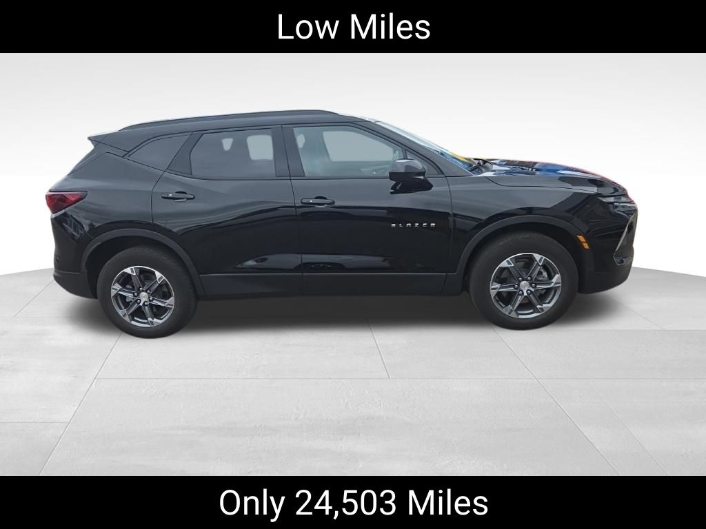 View vehicle photo 2