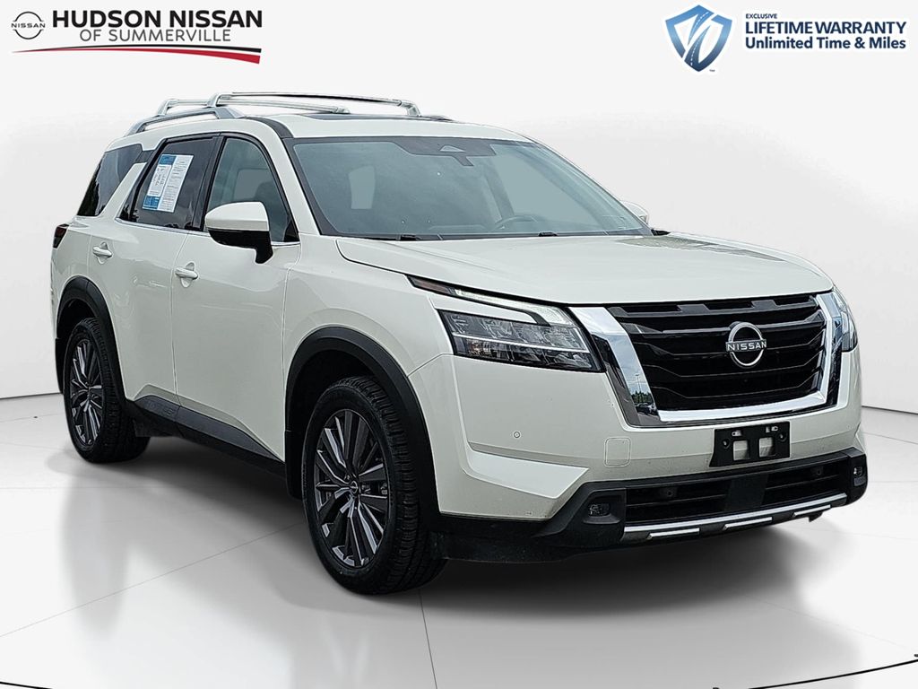 2023 Nissan Pathfinder SL FWD