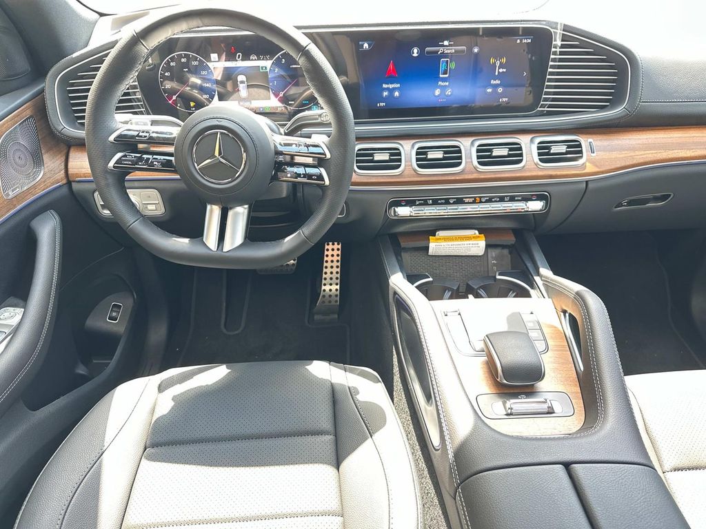 Thumbnail: 2025 Mercedes-Benz GLS - 7