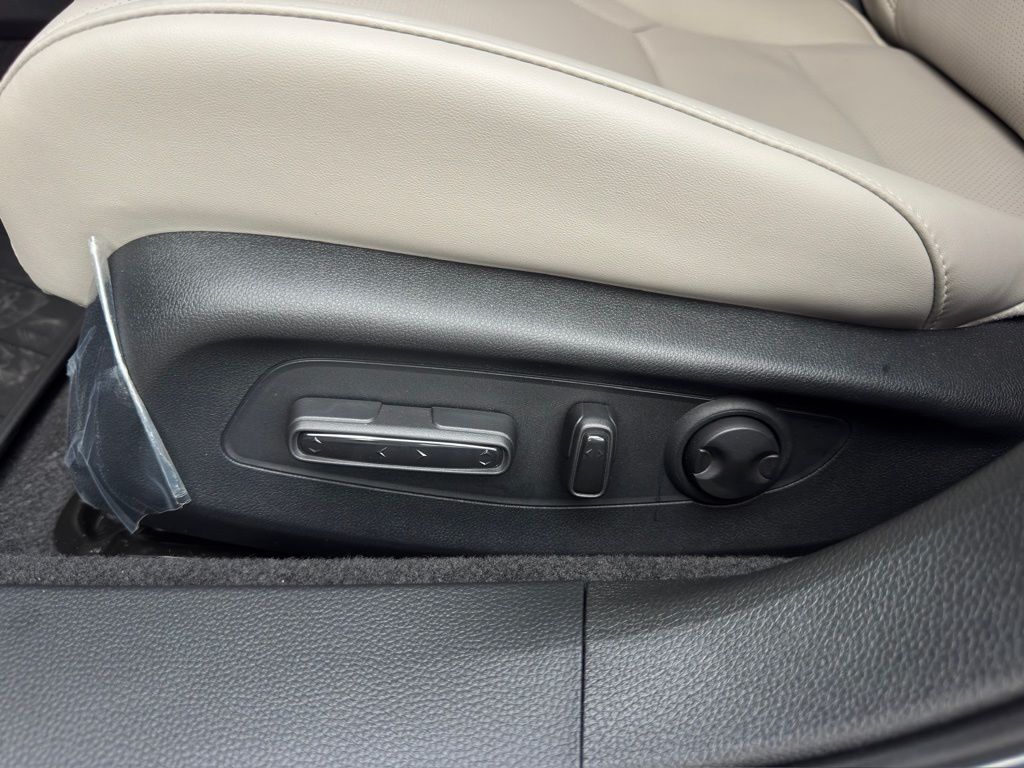 2026 Honda Accord Hybrid EX-L - 9