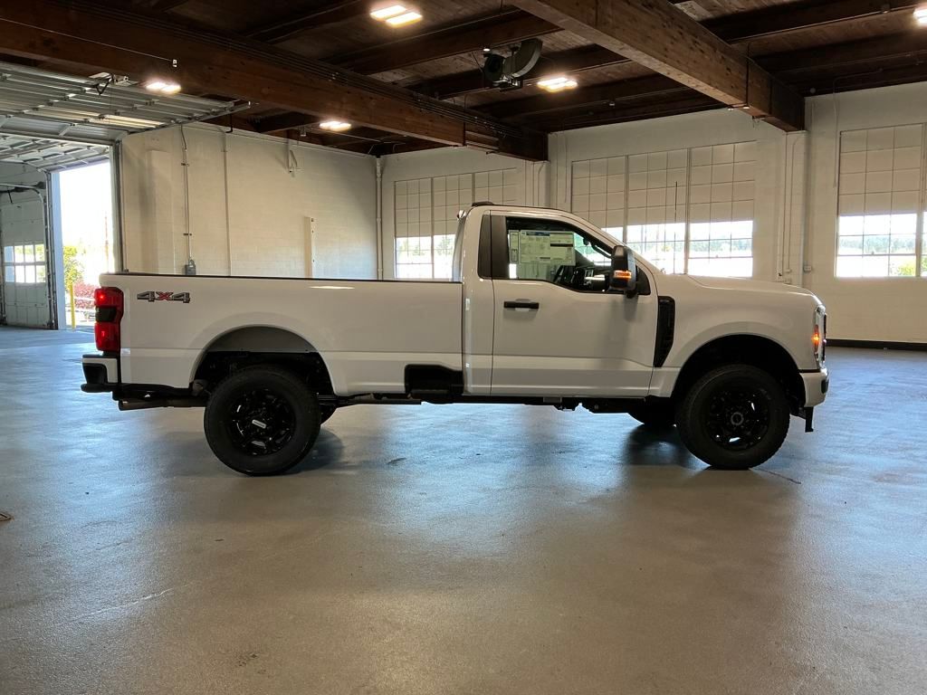 2025 Ford F-350SD  photo