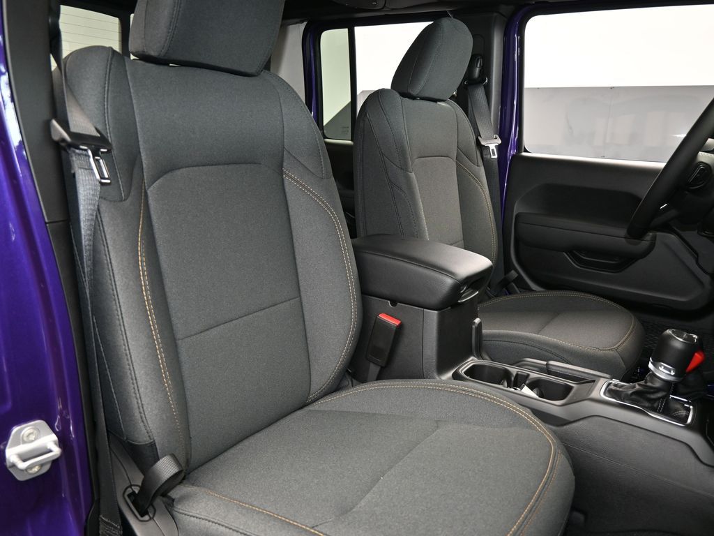 New 2026 reign Jeep Sport S image 34