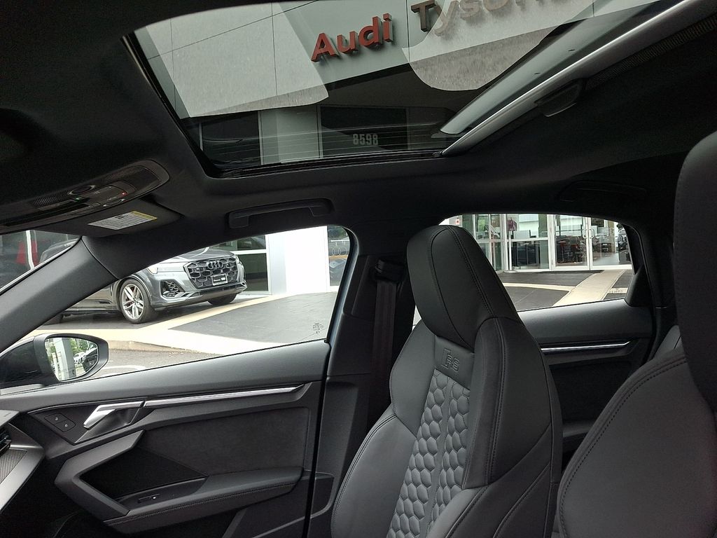 Thumbnail: 2023 Audi RS 3 - 14