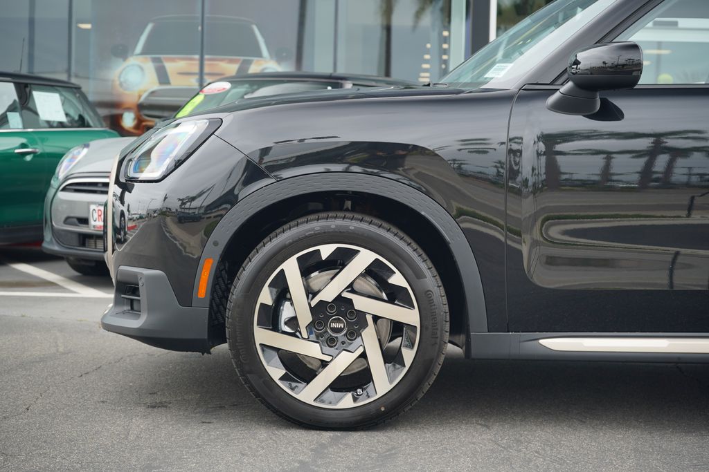 2025 MINI Cooper Countryman Signature 2