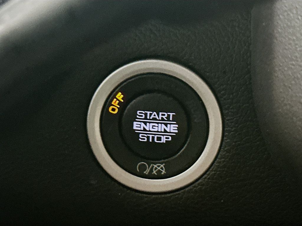 Used 2023 White Ram Big Horn image 27