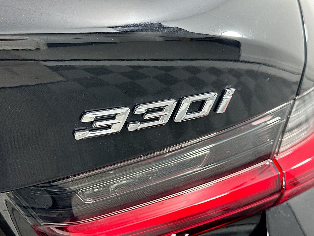 Thumbnail: 2024 BMW 3 Series - 22