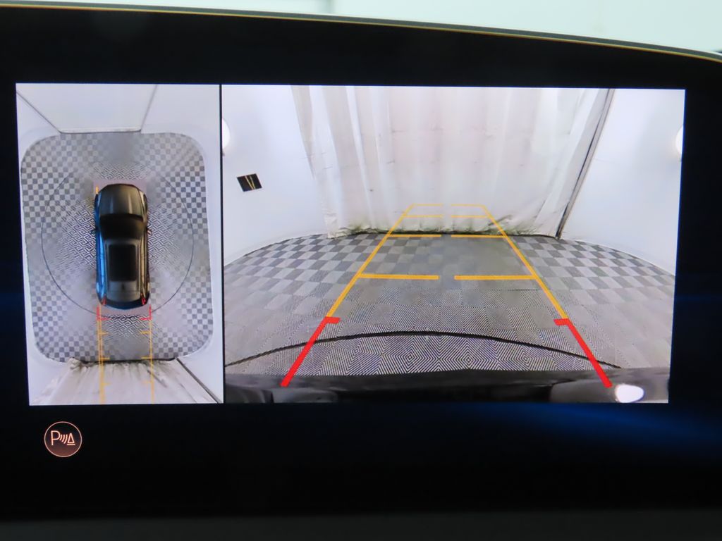 Thumbnail: 2025 Cadillac XT4 - 15