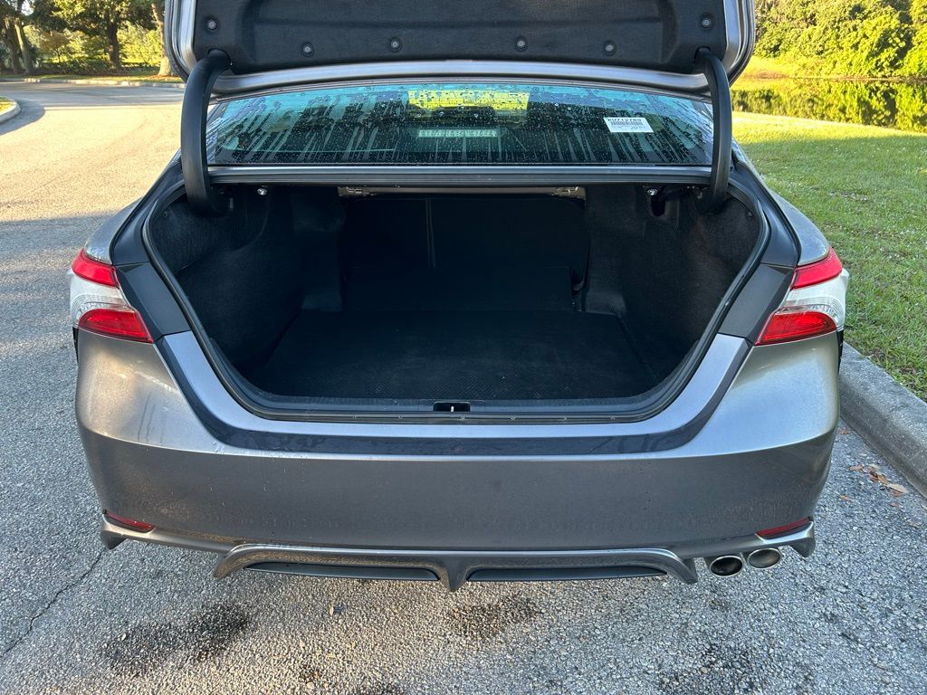 Thumbnail: 2019 Toyota Camry - 10