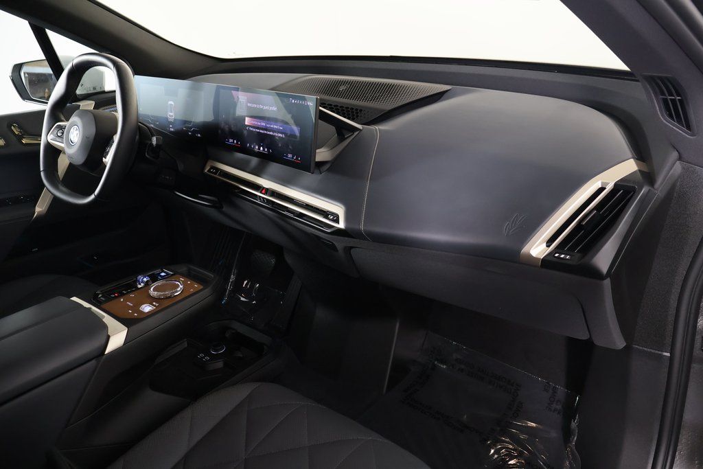 Thumbnail: 2024 BMW iX - 9