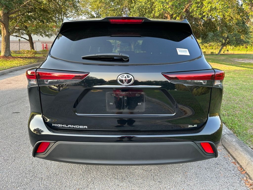 2024 Toyota Highlander XLE 4