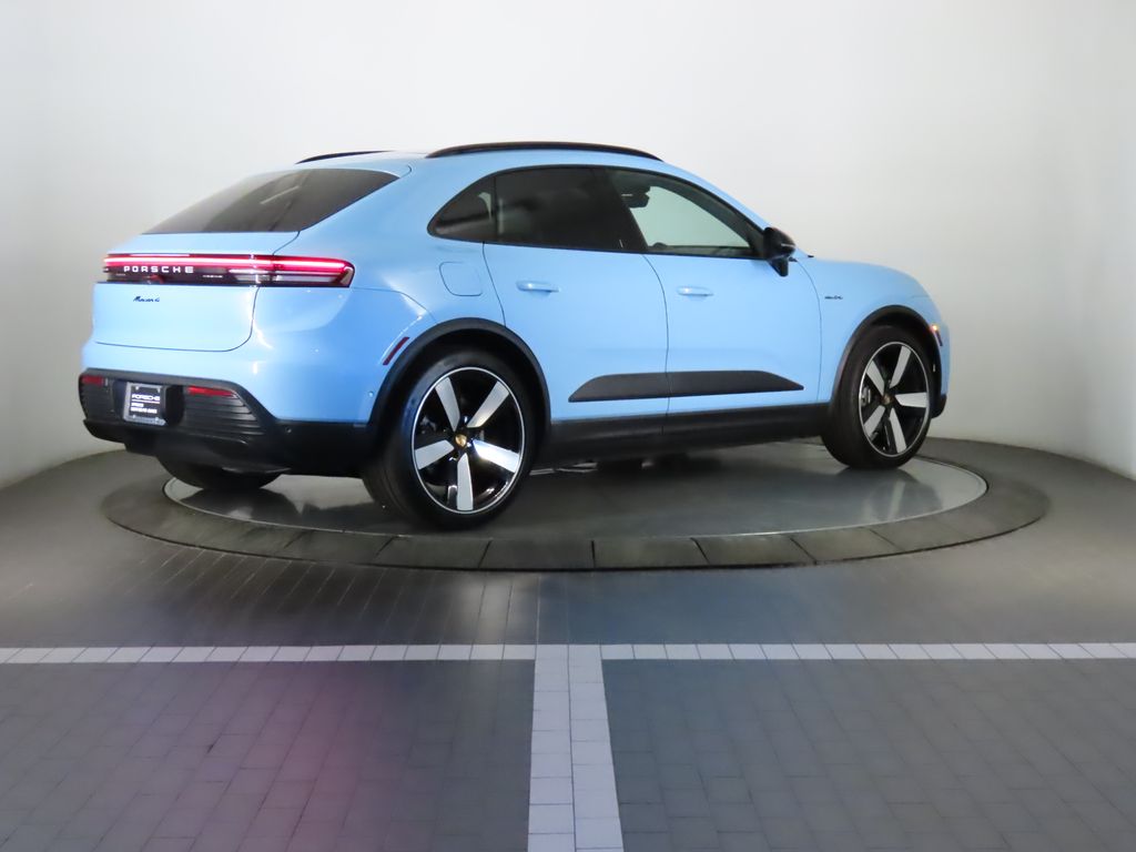 Thumbnail: 2024 Porsche Macan - 7