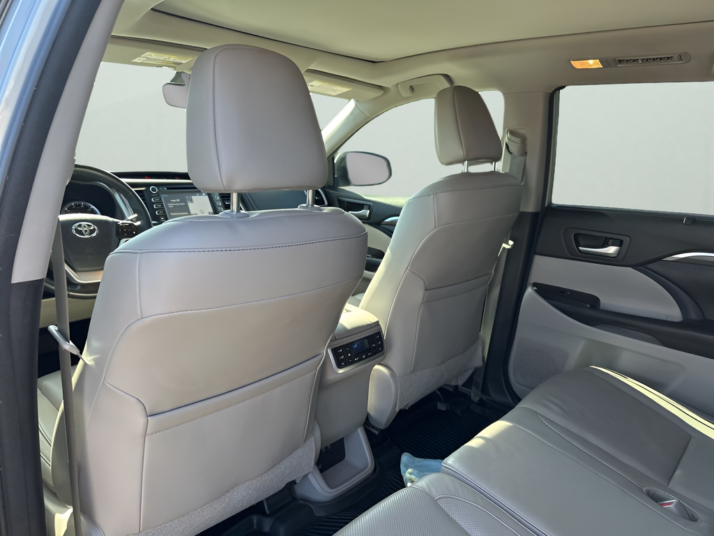 Used Car 2018 Toyota Highlander  For Sale Under $30,000 In Austin, Texas