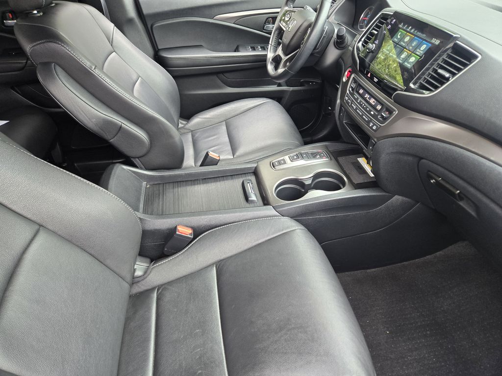 used 2022 Honda Pilot car, priced at $28,154