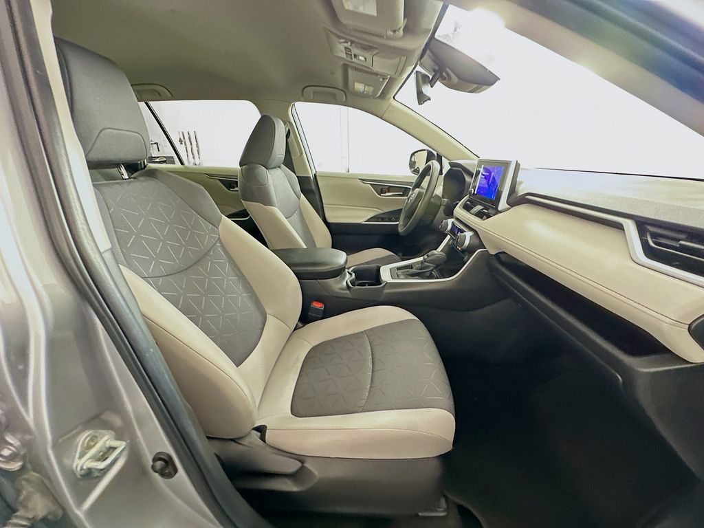 Thumbnail: 2023 Toyota RAV4 - 28