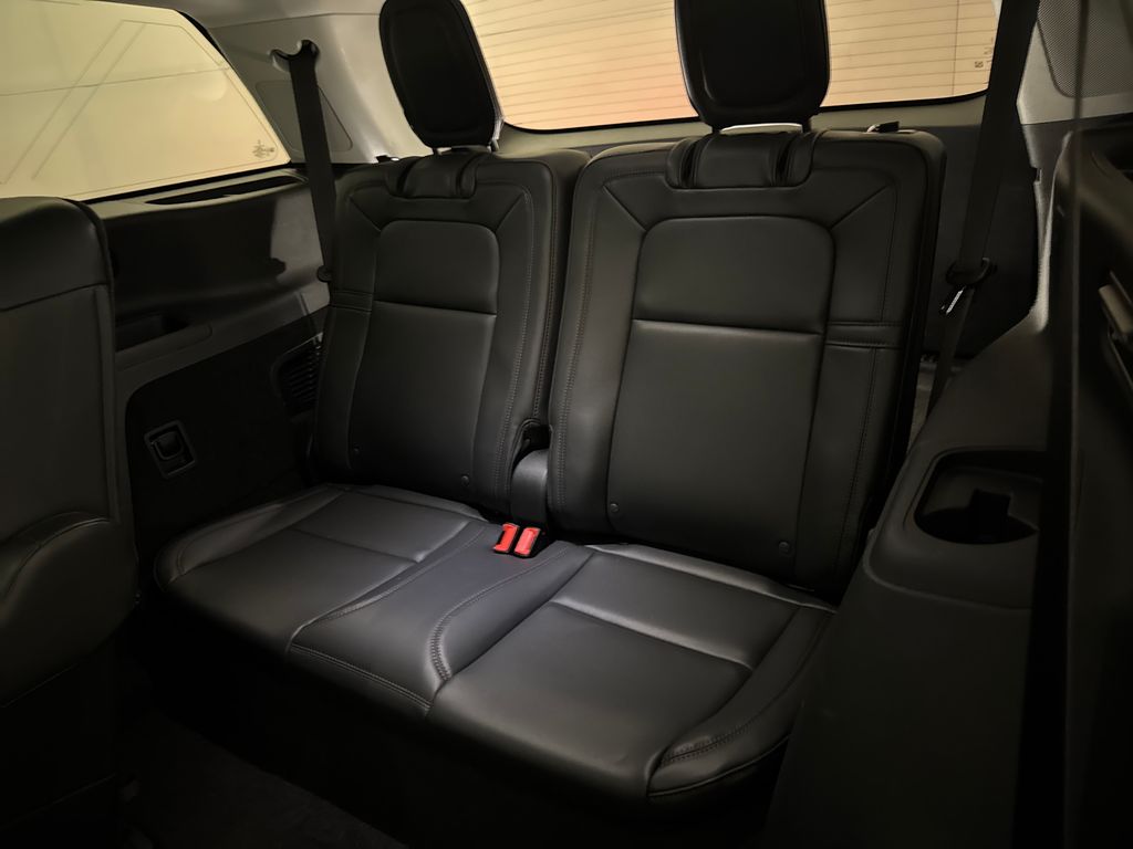 2025 Infinite Black Metallic Clearcoat Lincoln Aviator Reserve AWD SUV