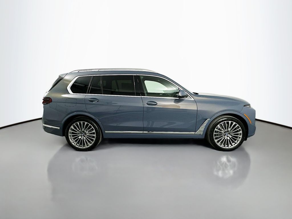 Thumbnail: 2026 BMW X7 - 4