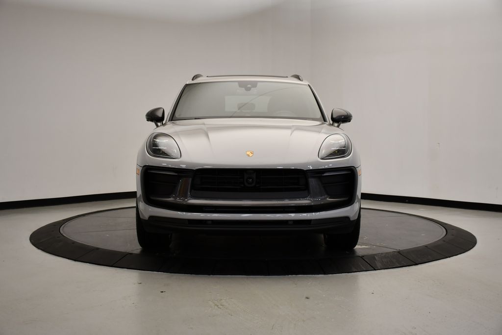 Thumbnail: 2026 Porsche Macan - 10