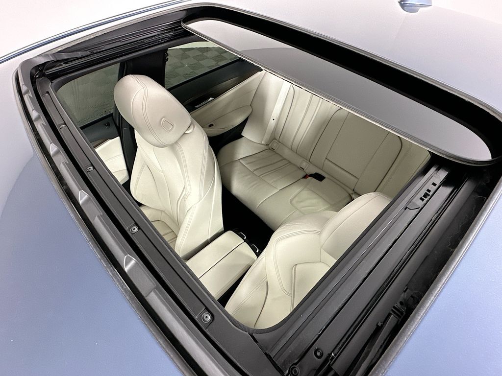 Thumbnail: 2023 BMW 5 Series - 22