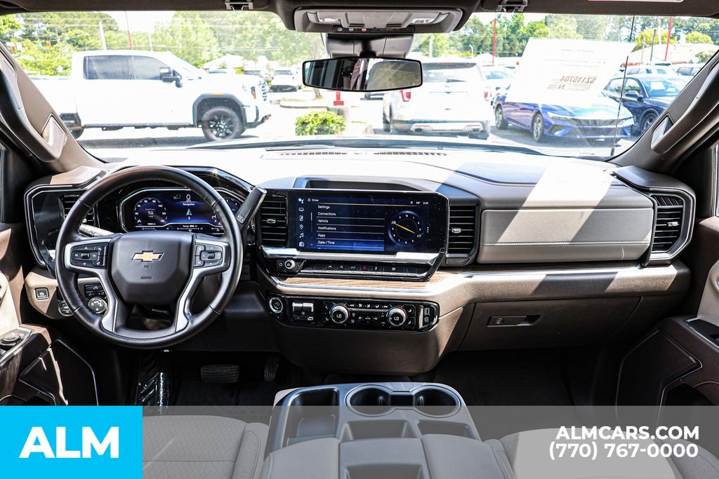 Used 2025 Gray Chevrolet LT/MT Certified image 27