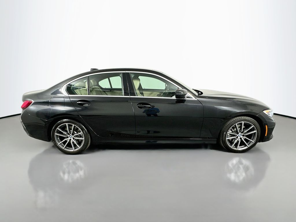 Thumbnail: 2022 BMW 3 Series - 4