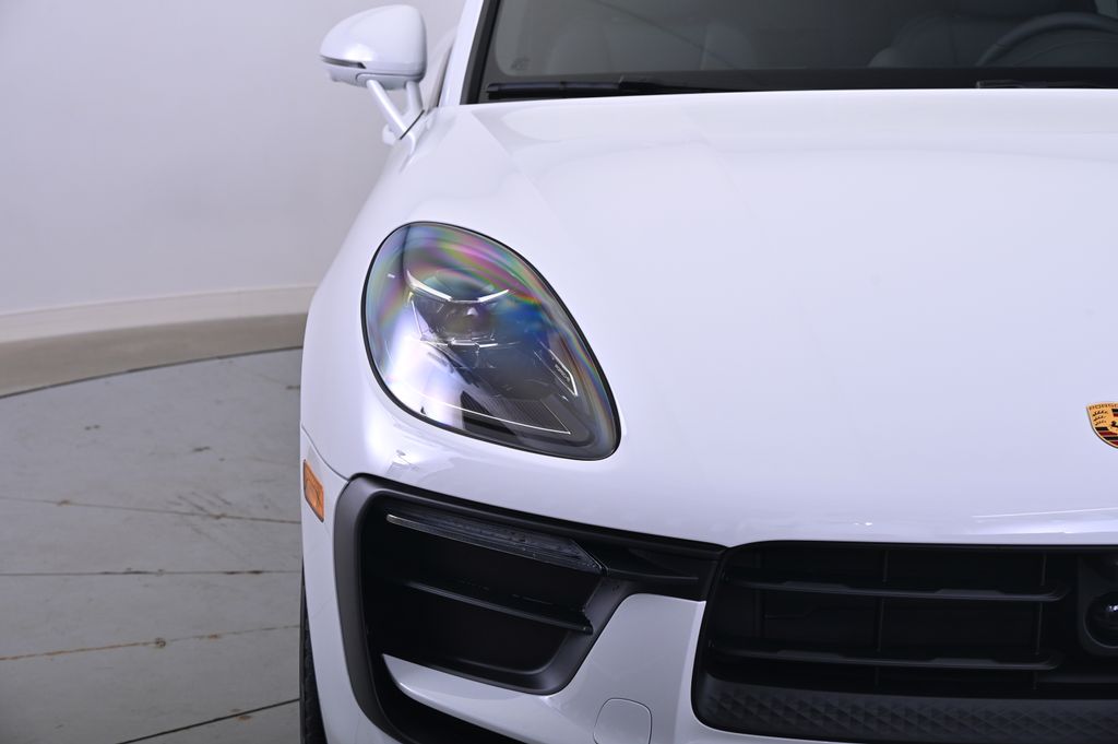 Thumbnail: 2025 Porsche Macan - 11
