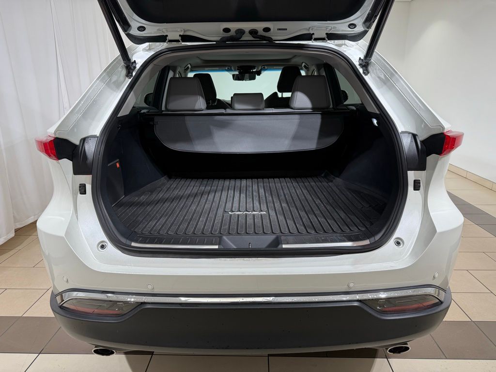 Thumbnail: 2021 Toyota Venza - 9