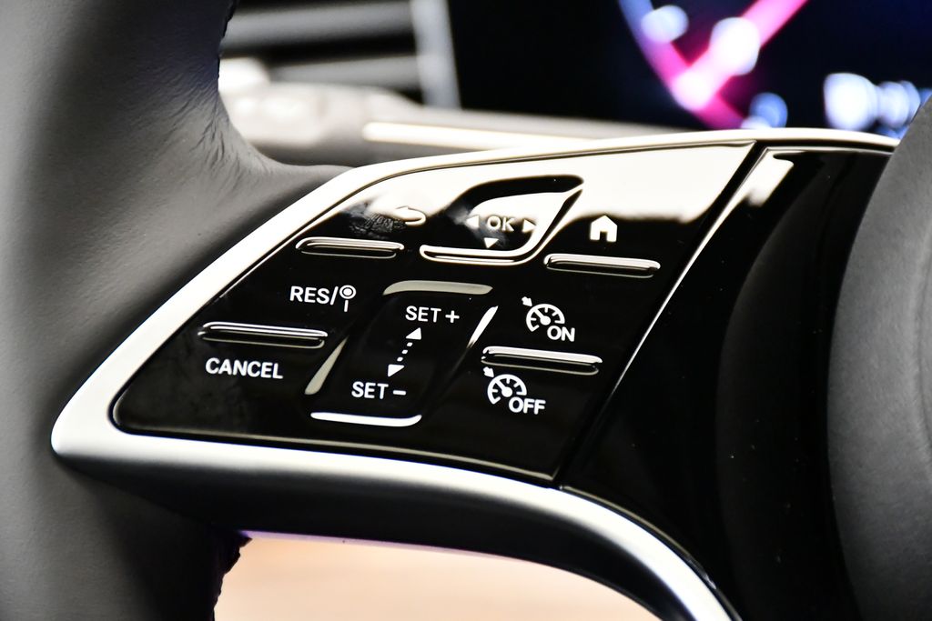 Thumbnail: 2026 Mercedes-Benz GLE - 23