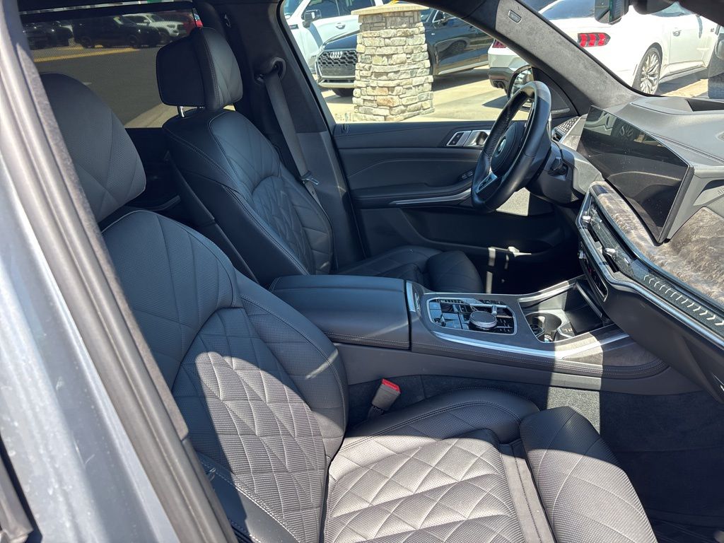 Thumbnail: 2023 BMW X7 - 4