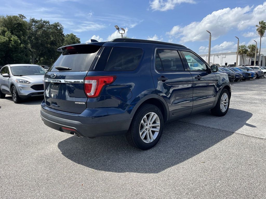 2016 Ford Explorer Base 5