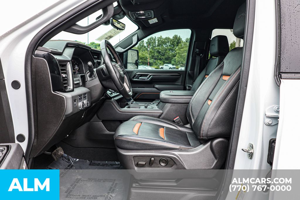 Used 2025 White GMC AT4 image 18