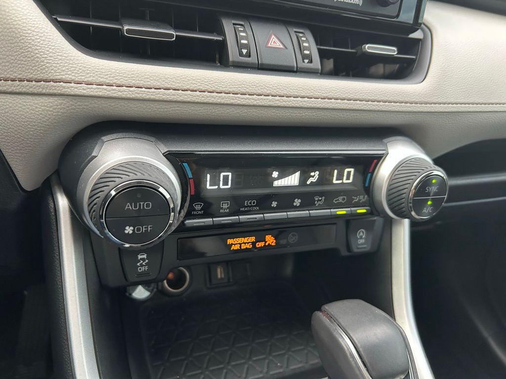 Thumbnail: 2022 Toyota RAV4 - 26
