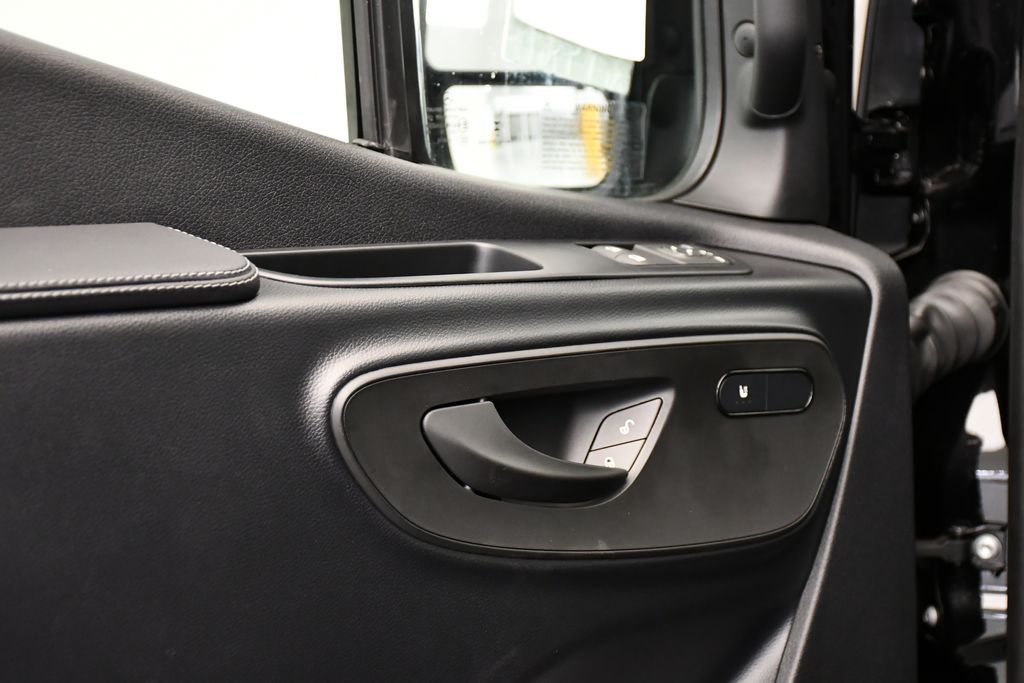 Thumbnail: 2025 Mercedes-Benz Sprinter - 25