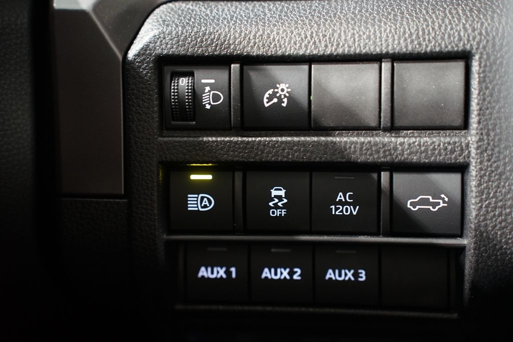 2025 Toyota Tacoma TRD Off-Road 27