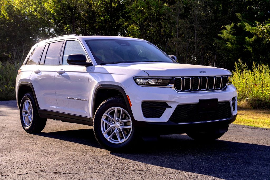 New Car 2025 Jeep Grand Cherokee  Laredo X For Sale Under $40,000 In Taylor, Texas