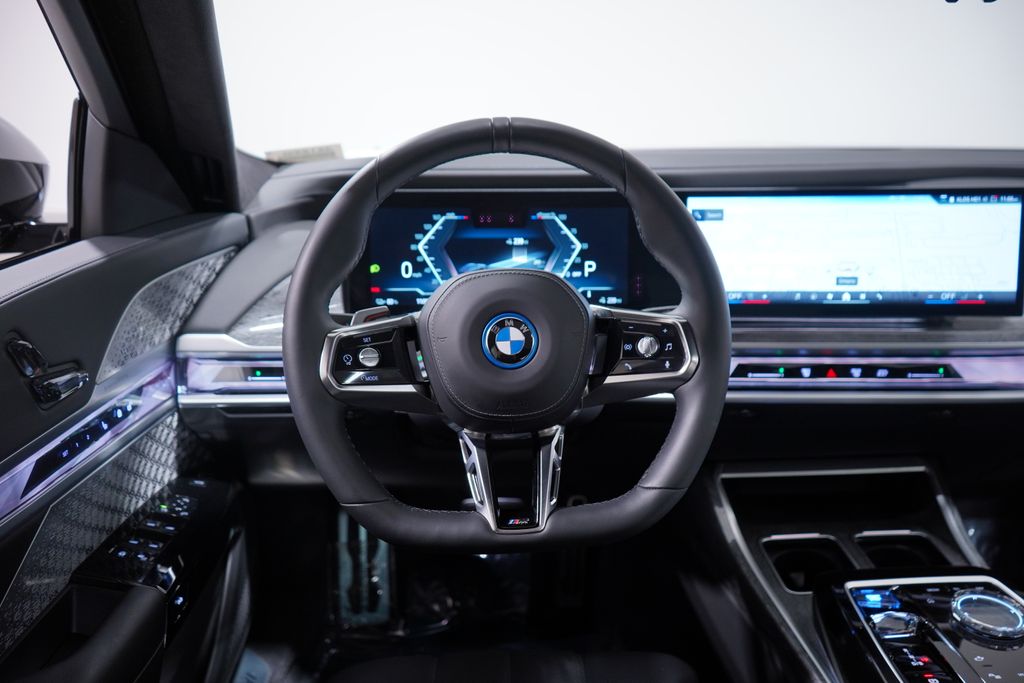 2023 BMW i7 xDrive60 11