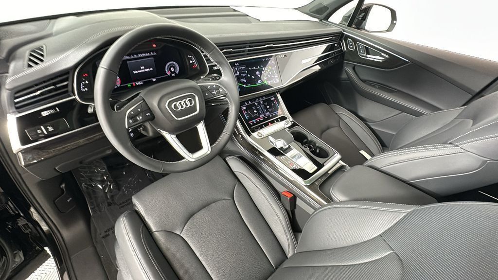 Thumbnail: 2025 Audi Q7 - 32