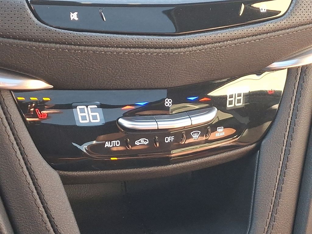 Thumbnail: 2025 Cadillac XT5 - 17