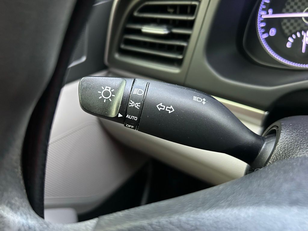 Thumbnail: 2019 Hyundai Elantra - 21