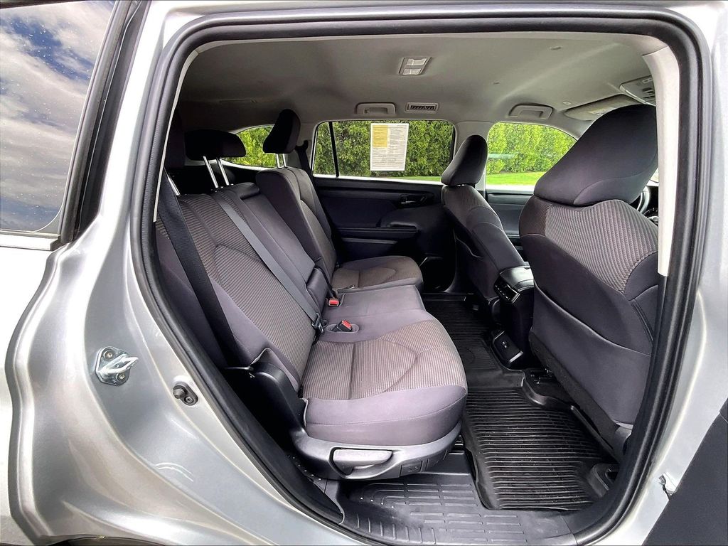 2023 Toyota Highlander — photo 16