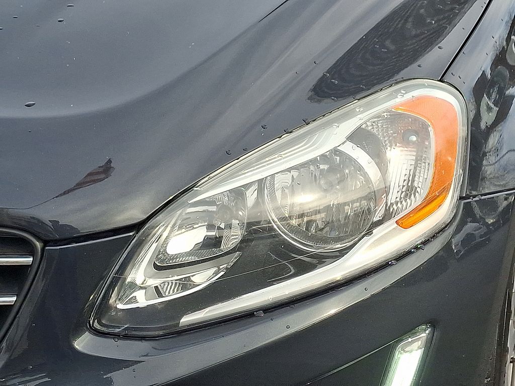 Thumbnail: 2015 Volvo XC60 - 9