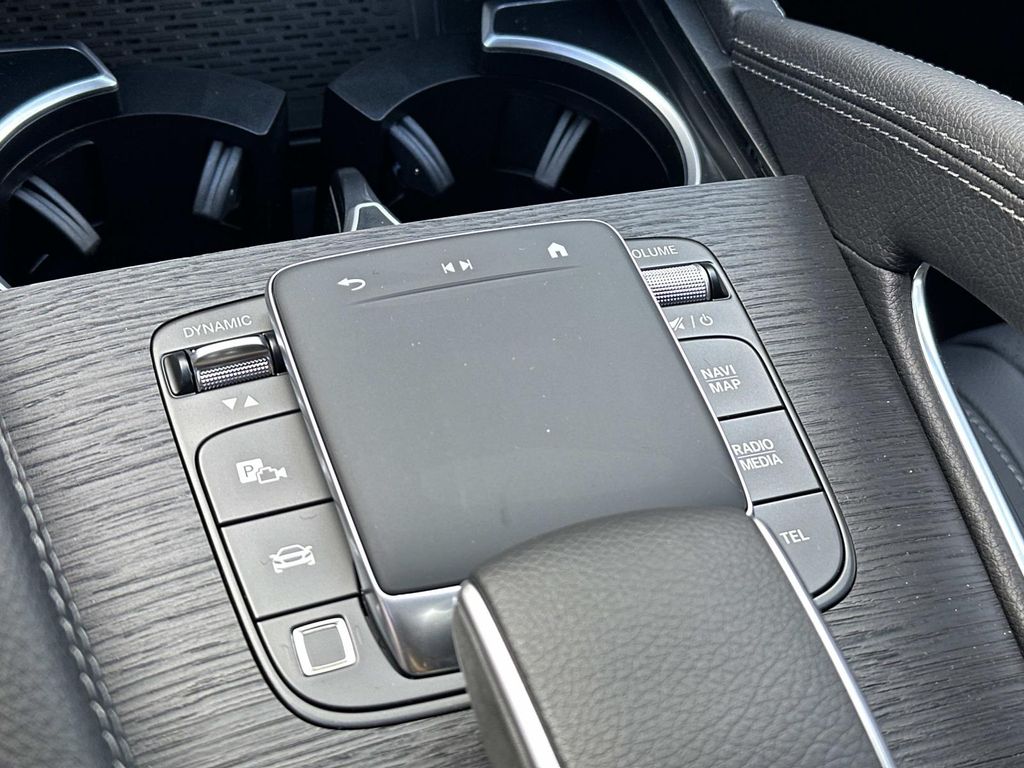 Thumbnail: 2026 Mercedes-Benz GLE - 15