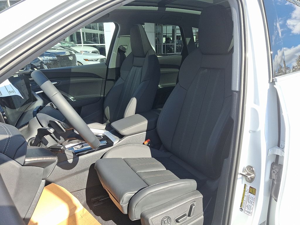 Thumbnail: 2025 Audi Q5 - 11