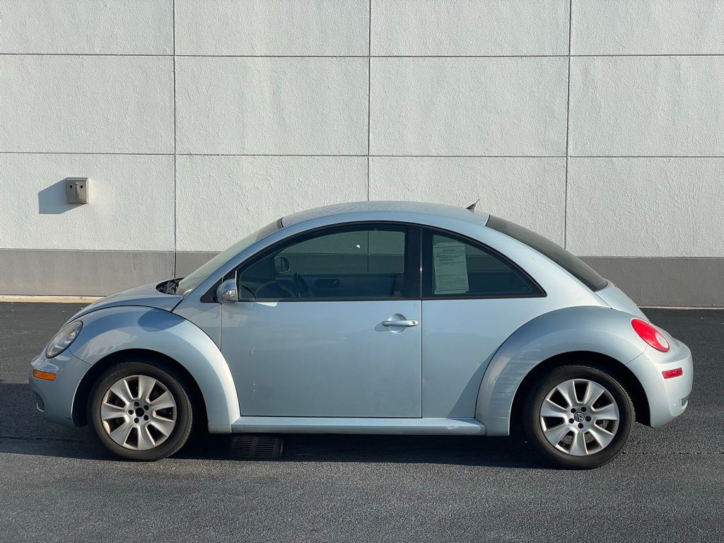 Thumbnail: 2009 Volkswagen Beetle - 2