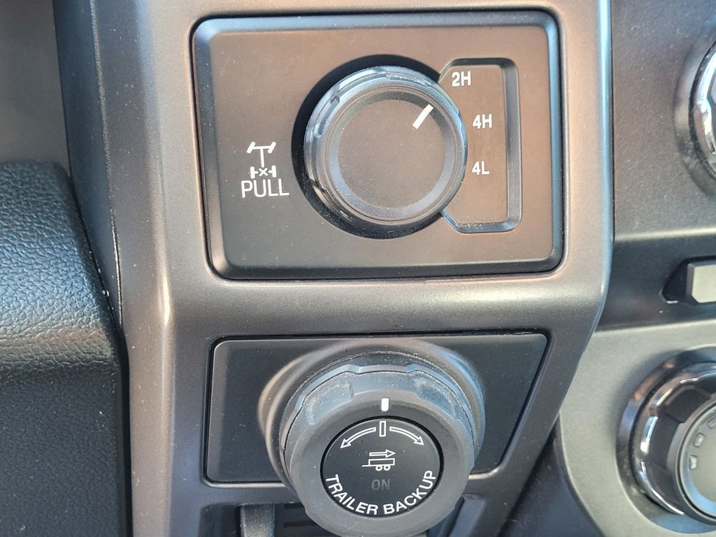 Used 2018 Red Ford XLT image 17