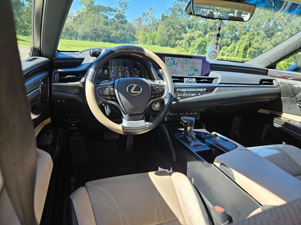 Thumbnail: 2019 Lexus ES - 11