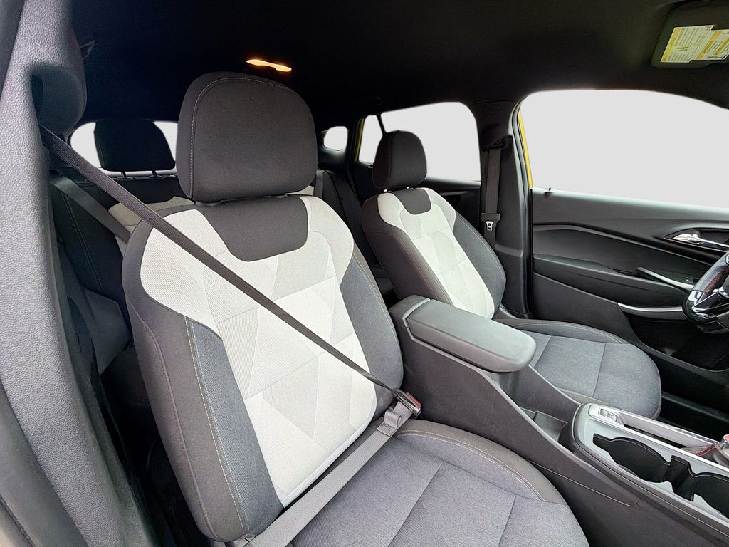 Used 2024 Yellow Chevrolet 1RS image 24