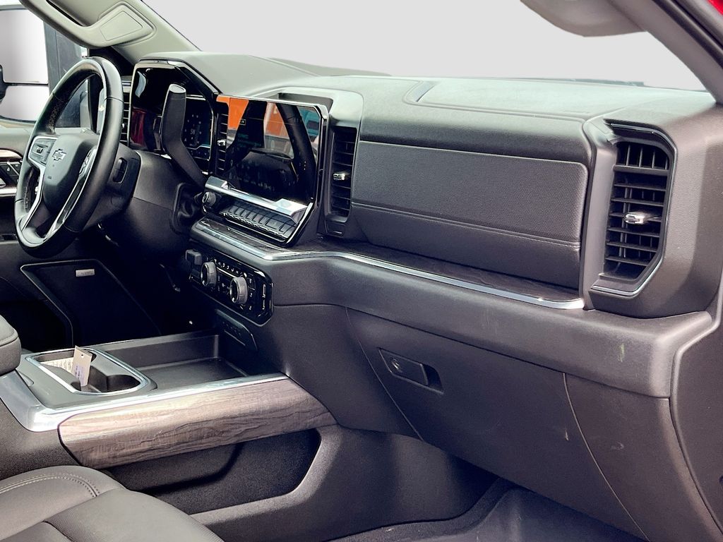 Used 2025 Red Chevrolet LTZ image 31