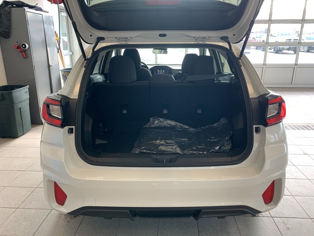 New 2025 White Subaru Base image 13