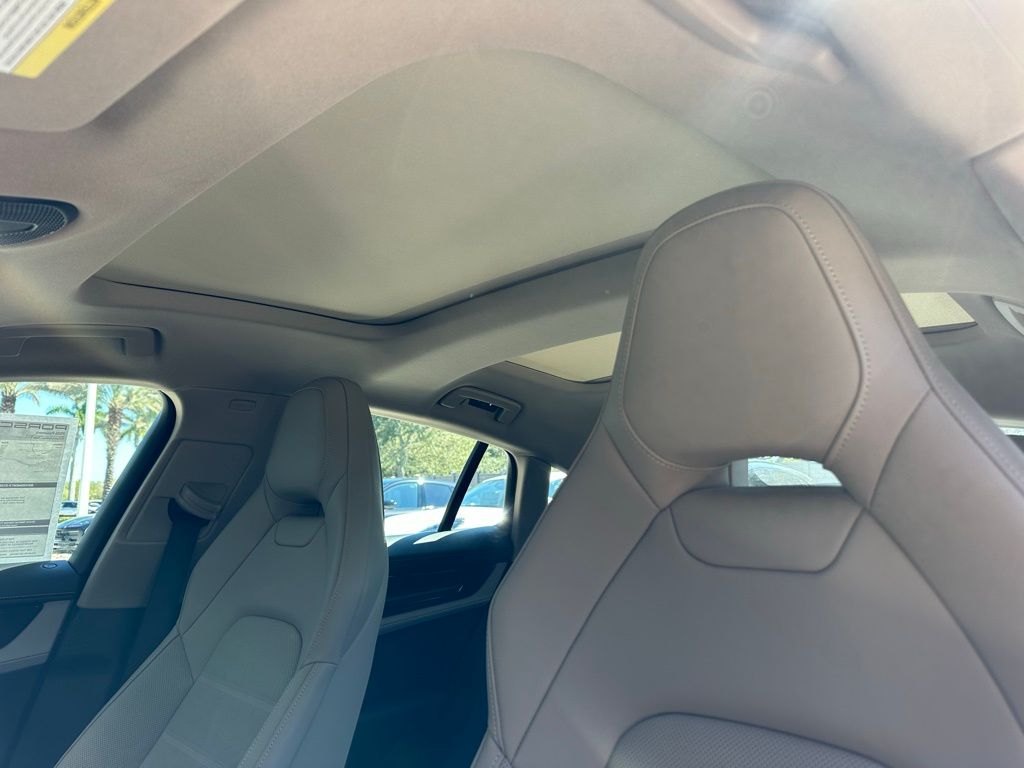 Thumbnail: 2026 Porsche Panamera - 22